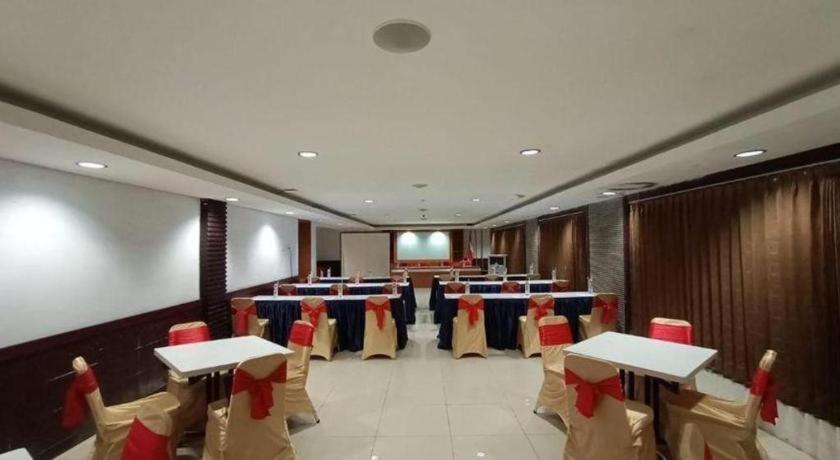 Hotel Bintang Tawangmangu Bagian luar foto