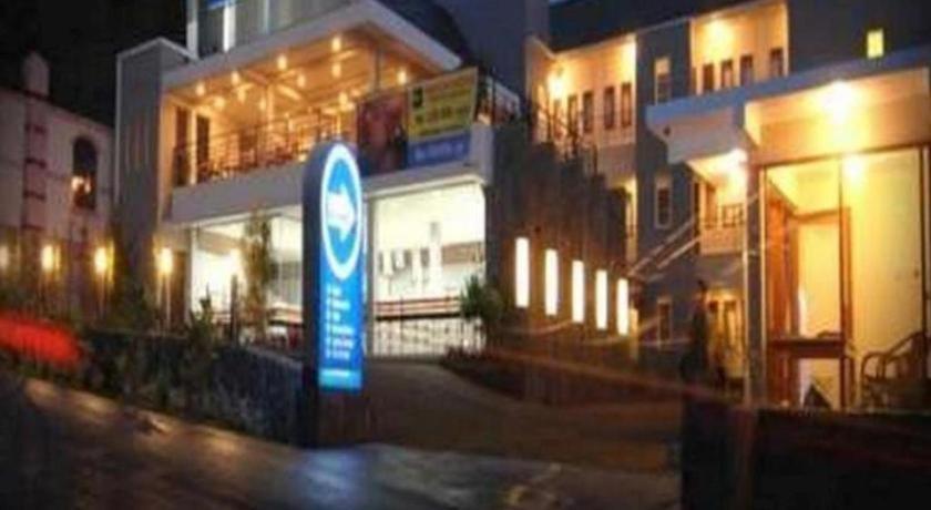 Hotel Bintang Tawangmangu Bagian luar foto