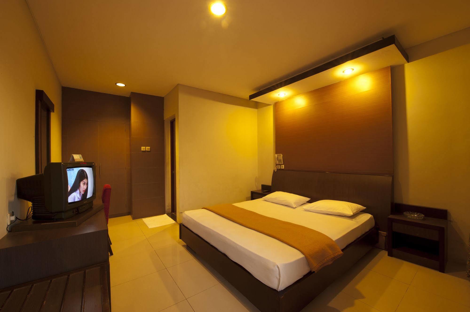 Hotel Bintang Tawangmangu Bagian luar foto